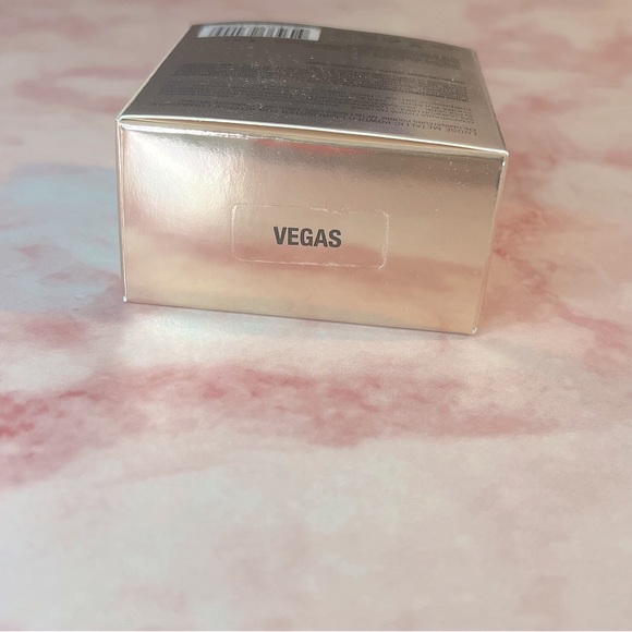 Anastasia Beverly Hills loose Highlighter in Las Vegas - Picture 3 of 3